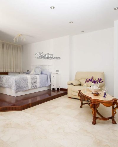 Lola_1280_13
